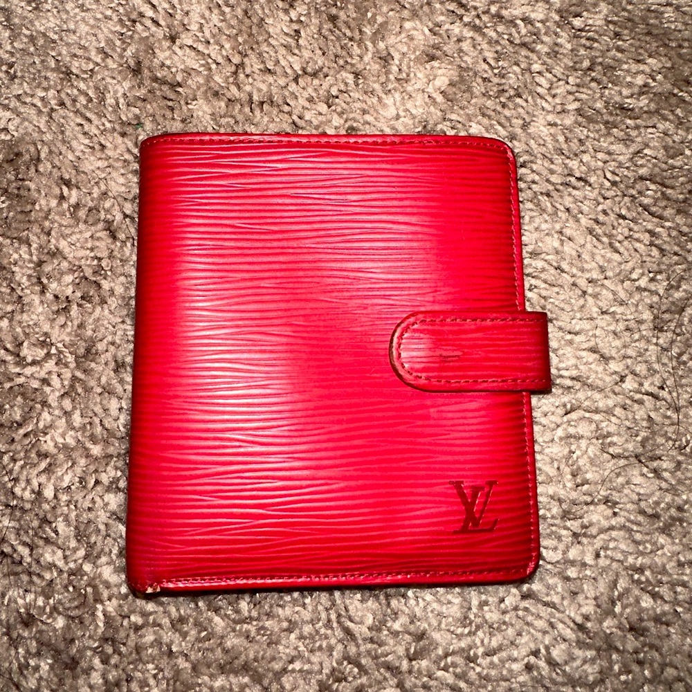LV red epi snap wallet MI1906